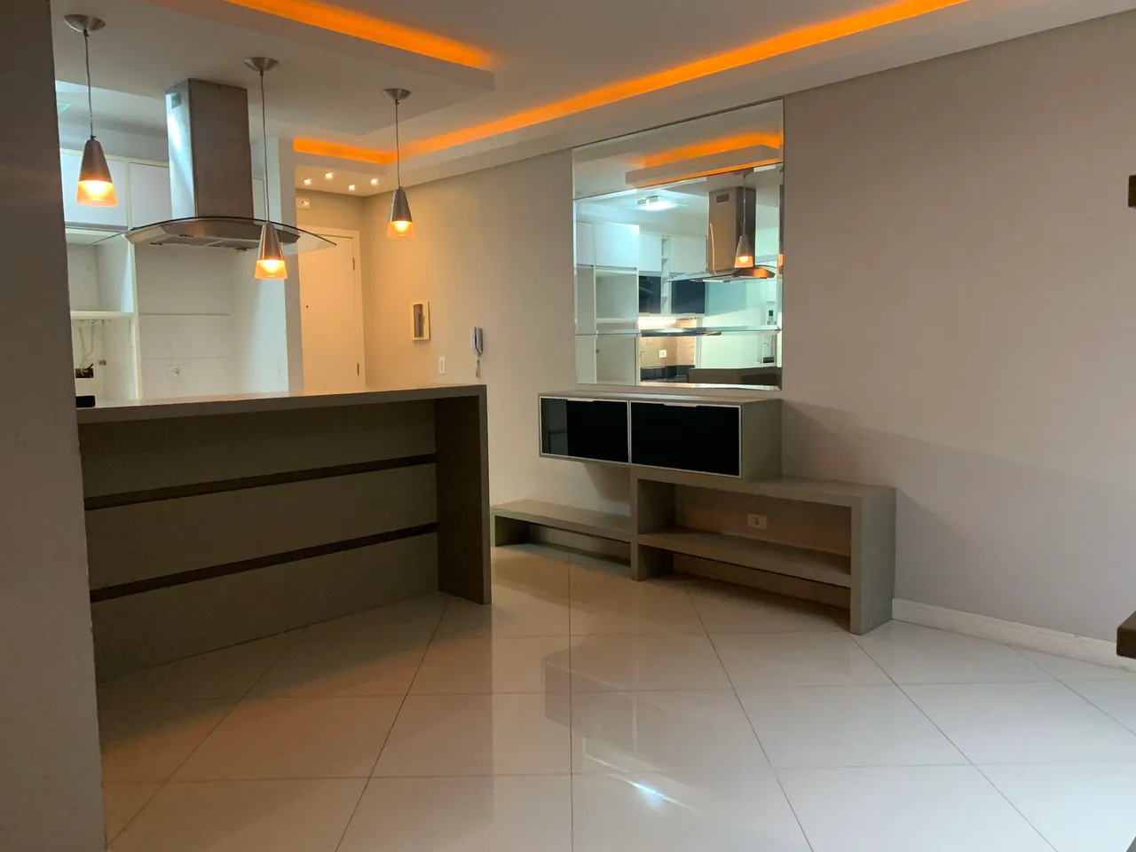 Furnished apartment with 2 bedrooms and open-plan kitchen — photo 4