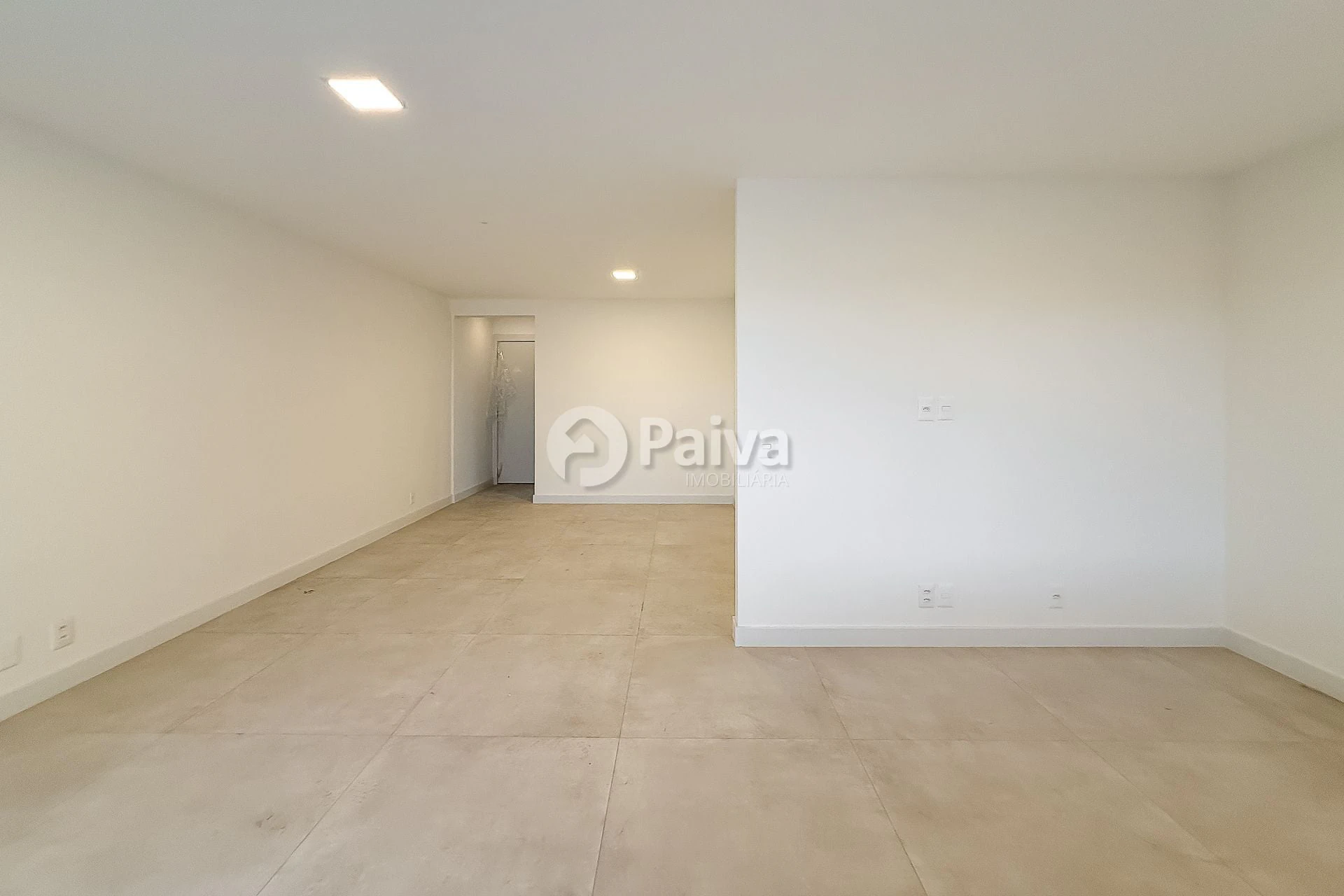 3-bedroom apartment with a grill on the balcony — photo 11