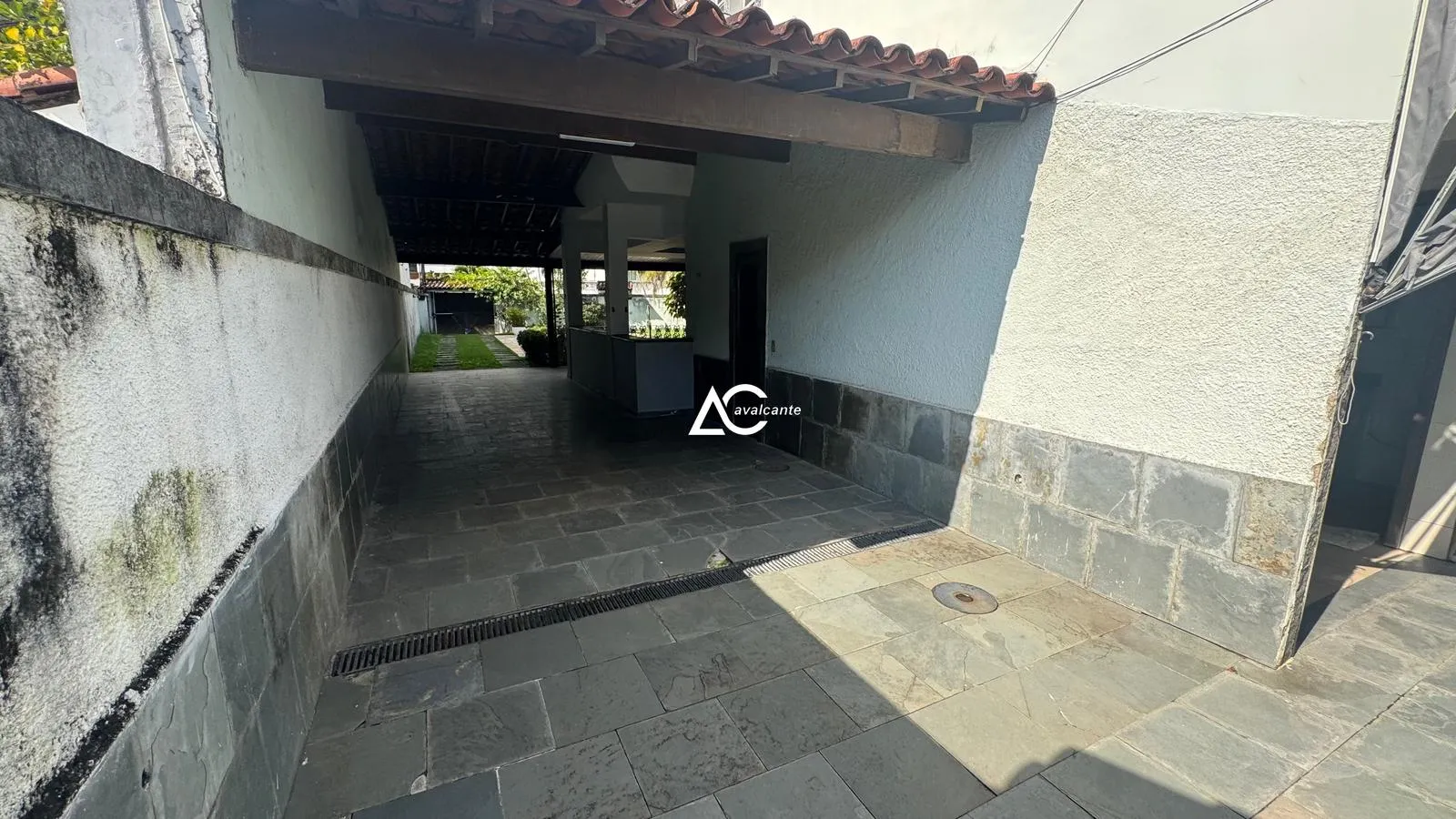 Furnished duplex house with 4 bedrooms and 600 m² — photo 20