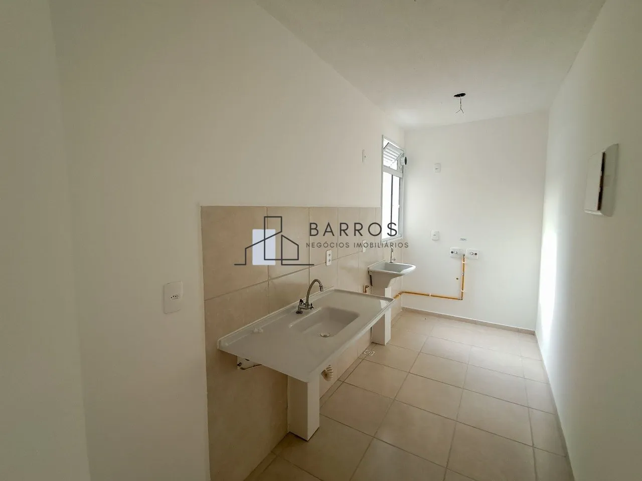2-bedroom apartment in a building with a coworking space — photo 2