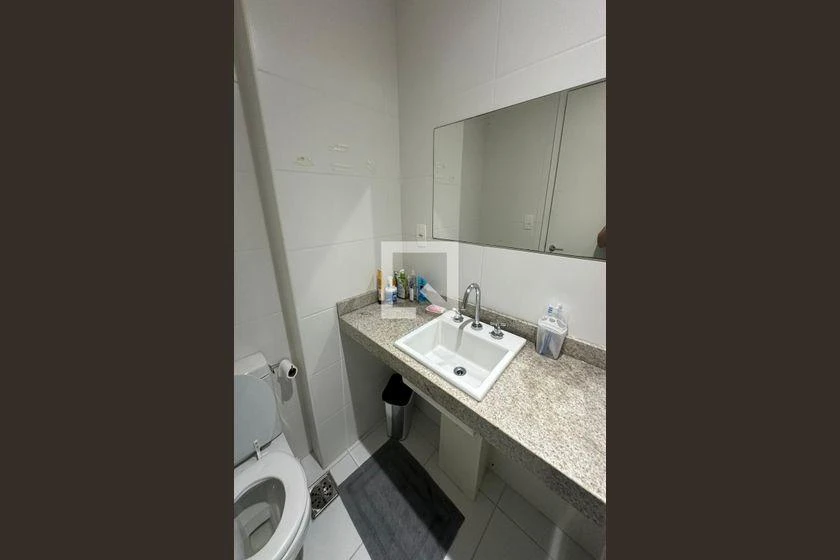 Furnished 2-bedroom apartment with balcony — photo 46