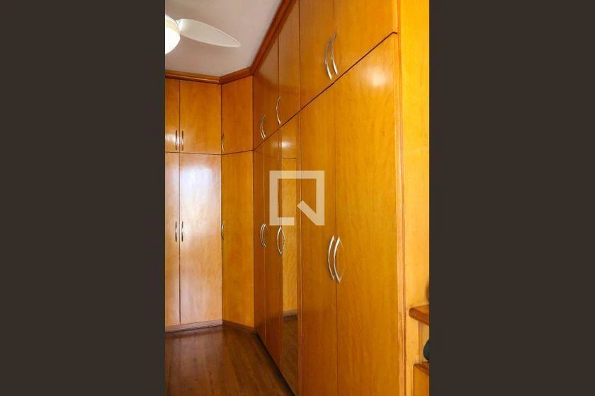3-bedroom apartment with a suite and glass-enclosed showers — photo 26