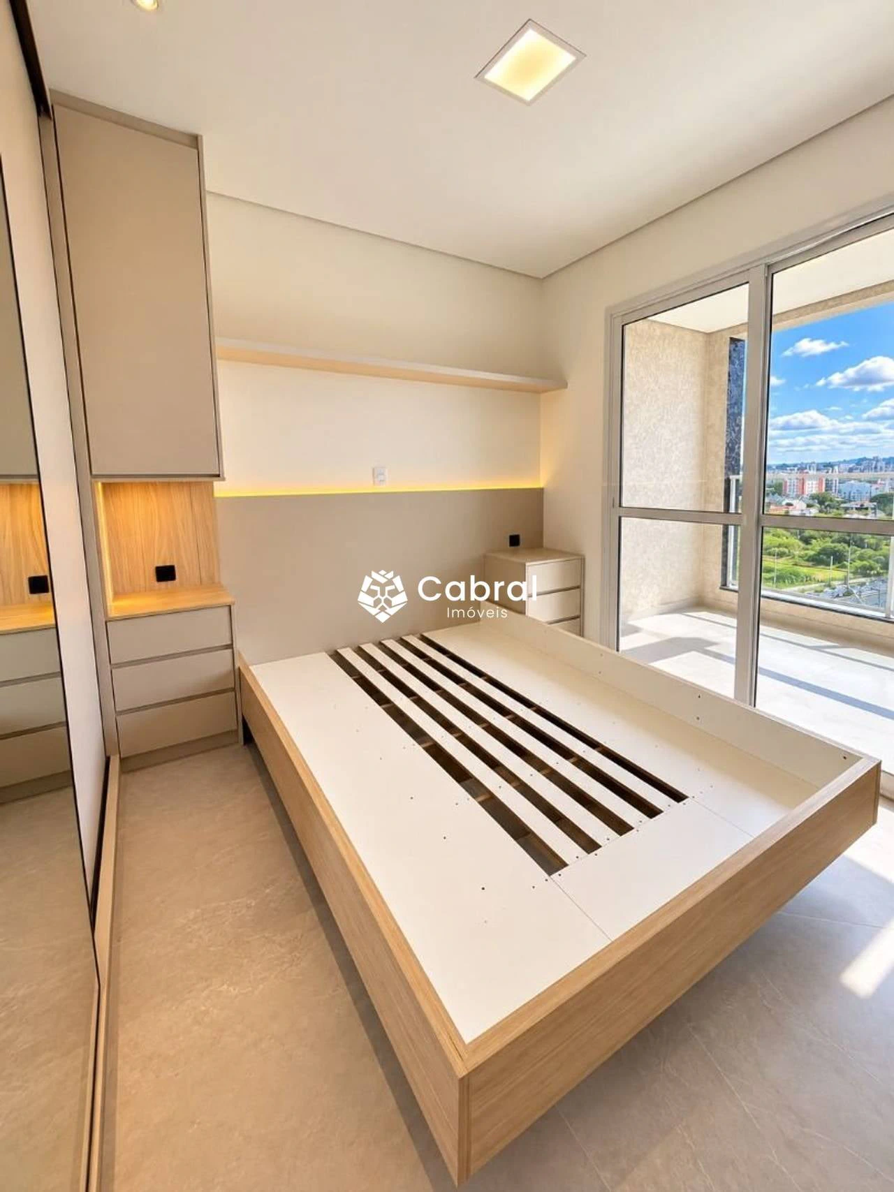 Furnished apartment, 34 m², with a glass-enclosed balcony — photo 4
