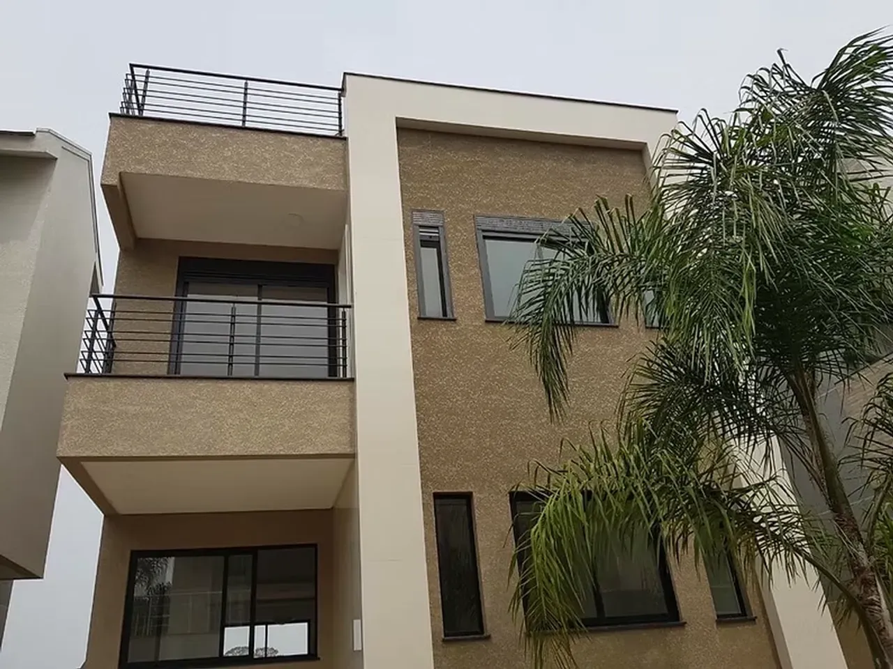 Gated condo house with private garden and 5 bedrooms — photo 5