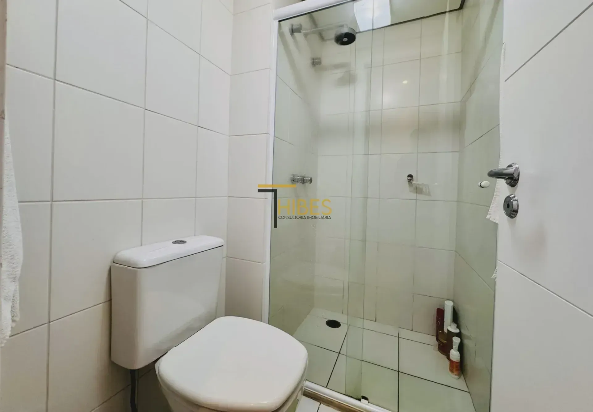 Apartamento de 1 dormitório com cozinha integrada e varanda — photo 27