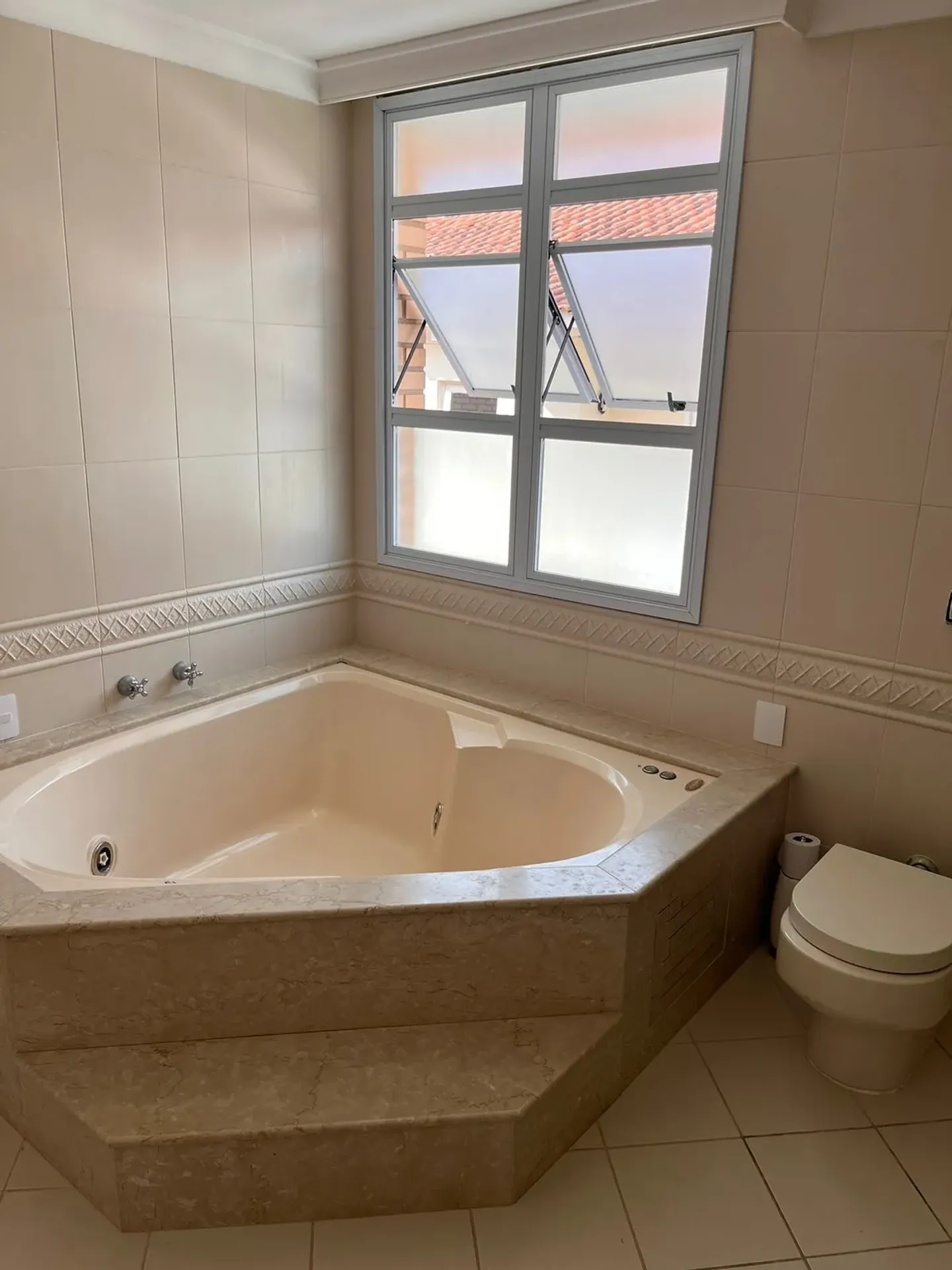 Furnished house with 5 en-suite bedrooms — photo 23