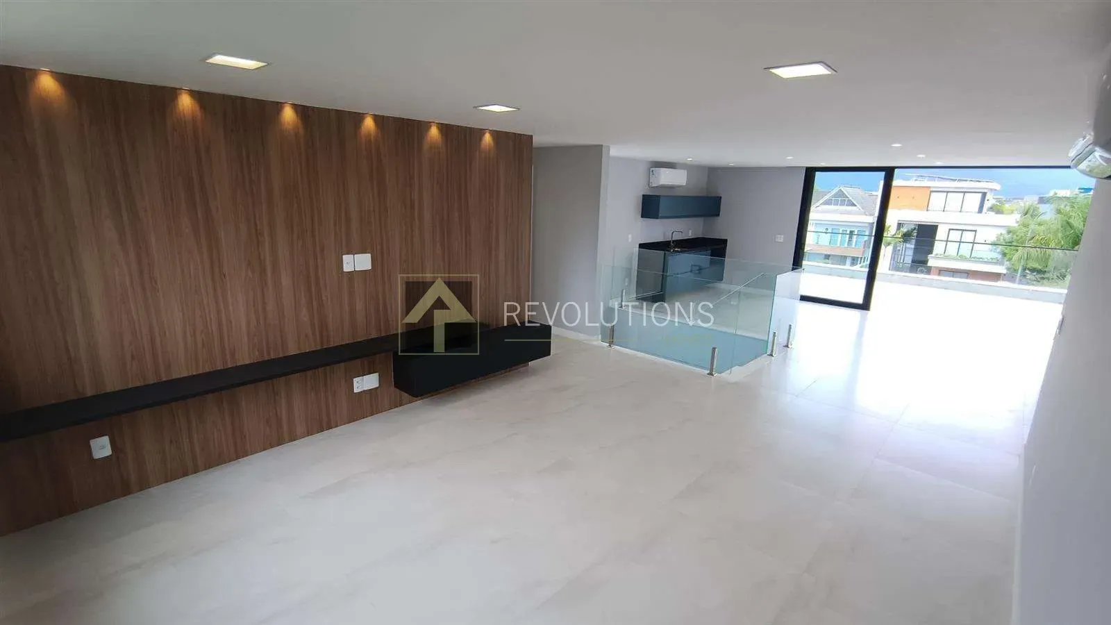 House with 5 bedrooms and 5 en-suites — photo 38