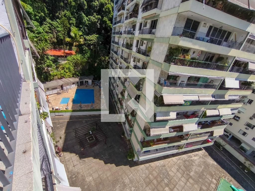 Furnished 4-bedroom apartment with balcony — photo 120