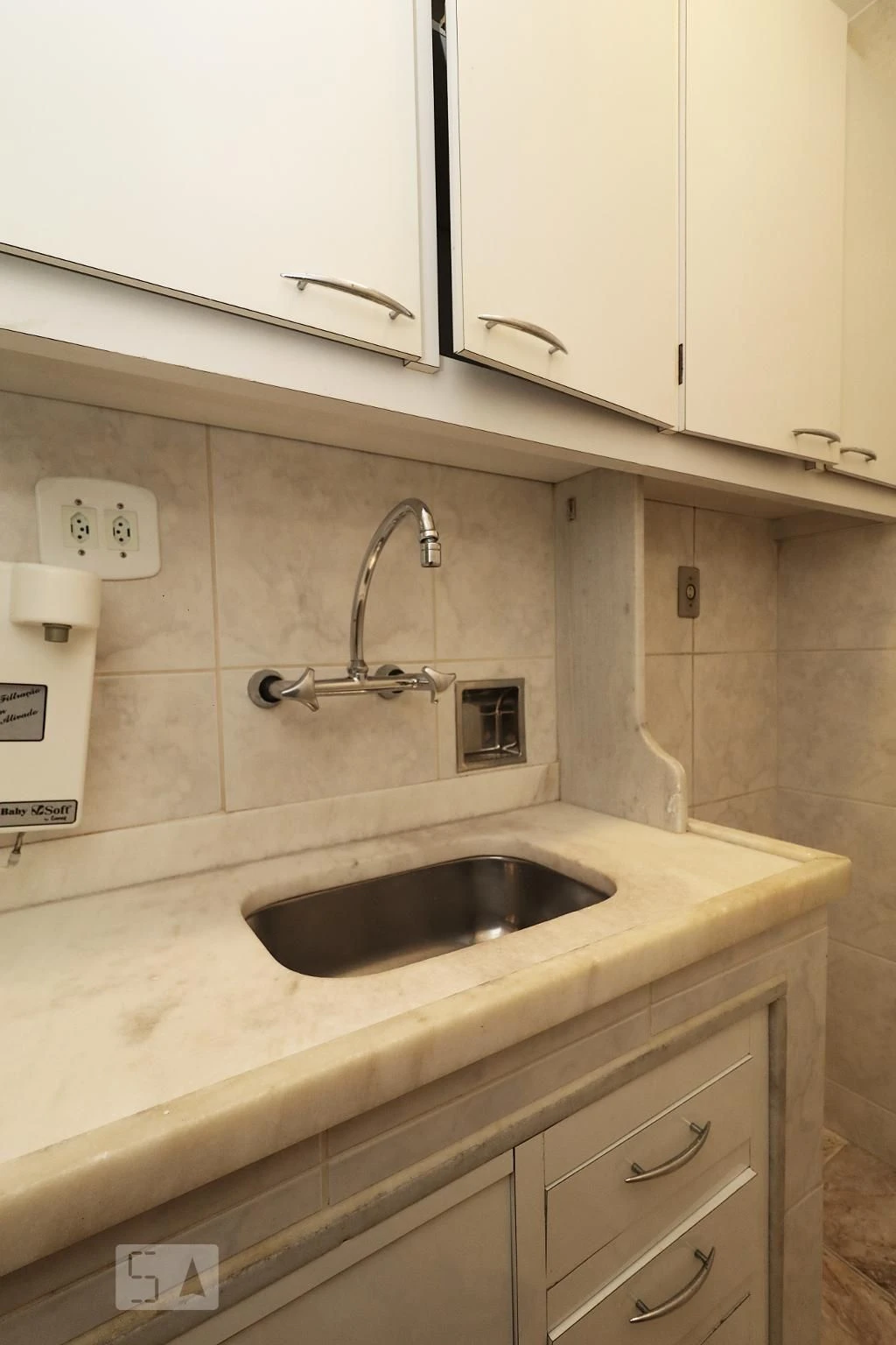 Apartamento de 1 quarto com piso de cerâmica e armários embutidos — photo 9