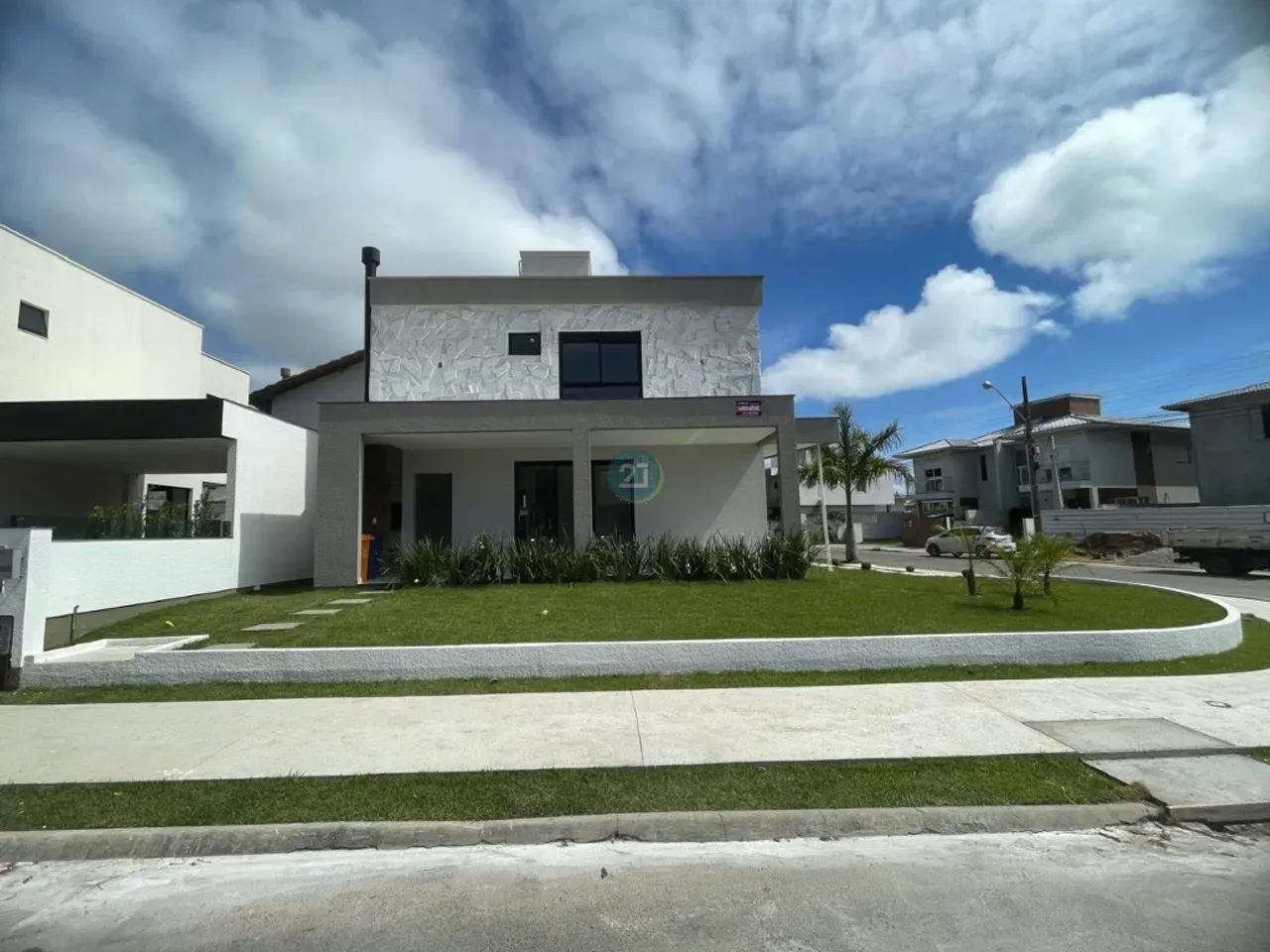 247 m² apartment with 3 en-suite bedrooms and 2 parking — photo 18