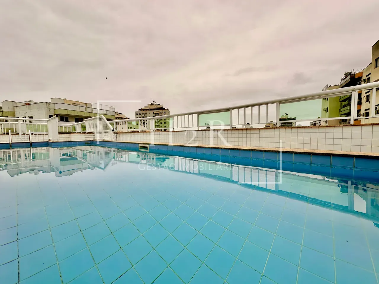 Furnished 3-bedroom apartment with balcony — photo 37