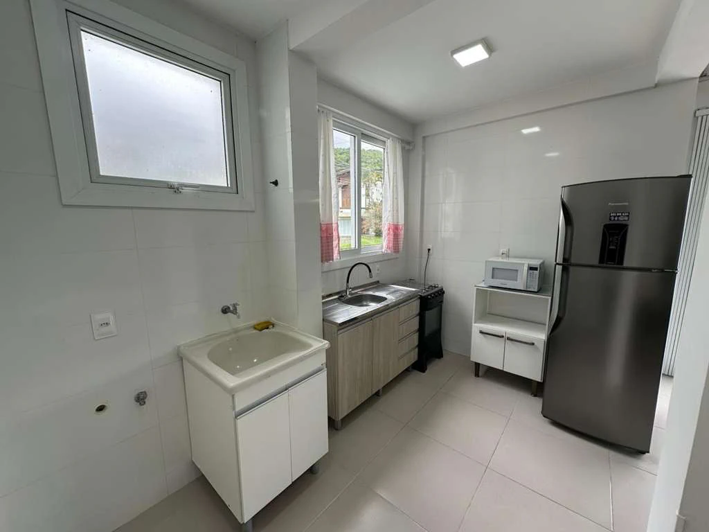 Furnished 2-bedroom apartment with separate kitchen — photo 2