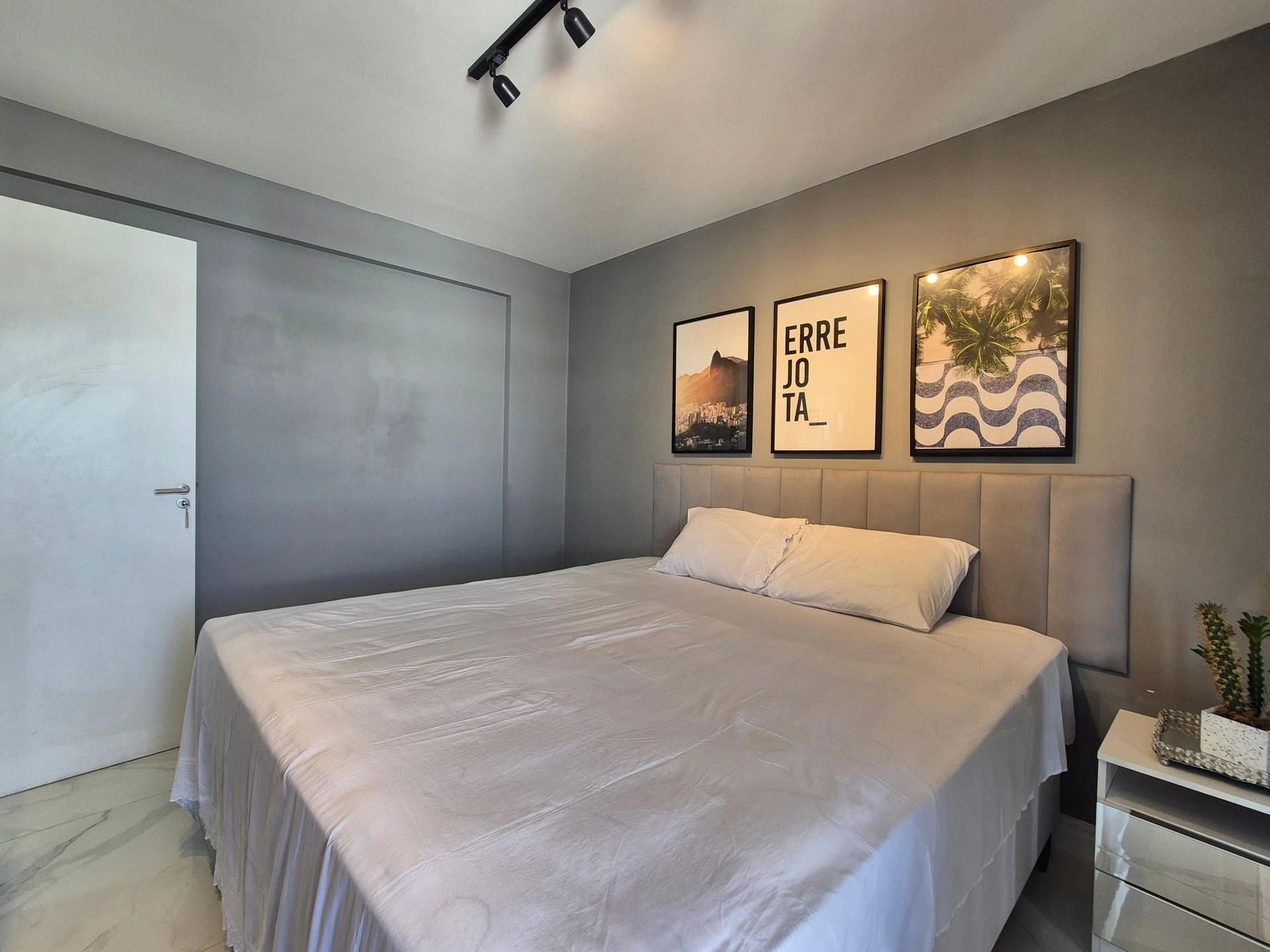 Furnished apartment with 5 bedrooms and open-plan kitchen — photo 15