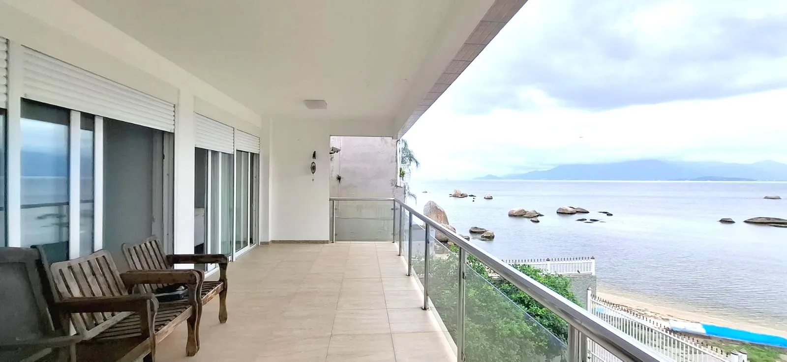 Дом с сьютом, 3 спальнями и 570 м², 5 парковочными местами