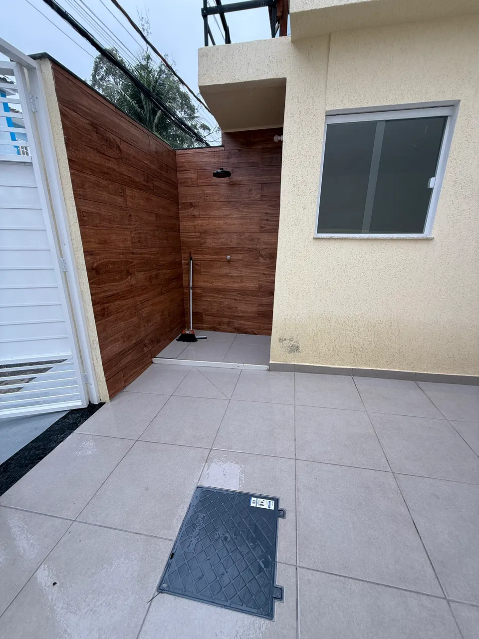 House with 2 bedrooms and a built-in grill on balcony — photo 16