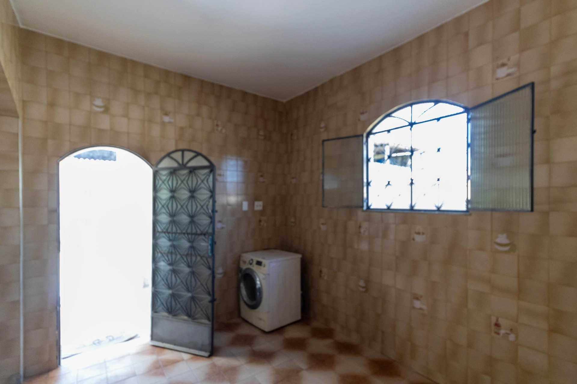 Unfurnished house with 3 bedrooms and a private garden — photo 29