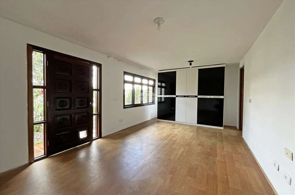 30 m² studio with separate kitchen and 1 parking space — photo 4