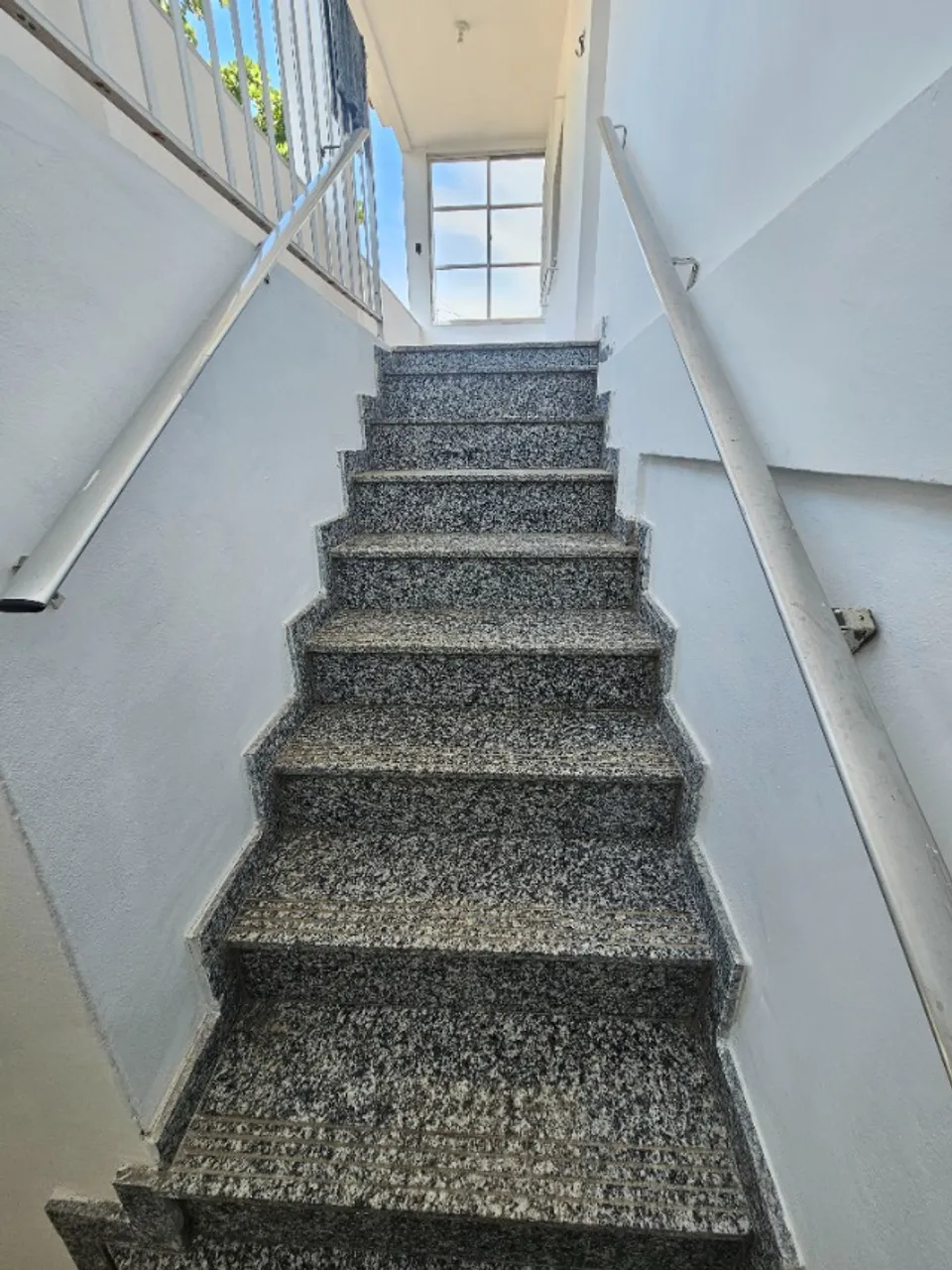 Townhouse with 3 bedrooms and a separate kitchen — photo 15