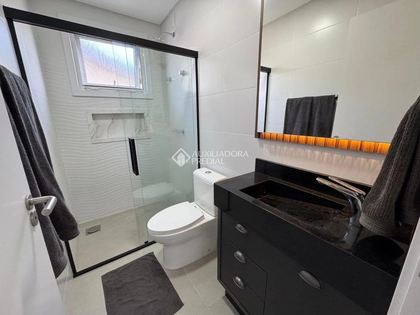 Furnished house with 4 en-suite bedrooms and private garden — photo 61