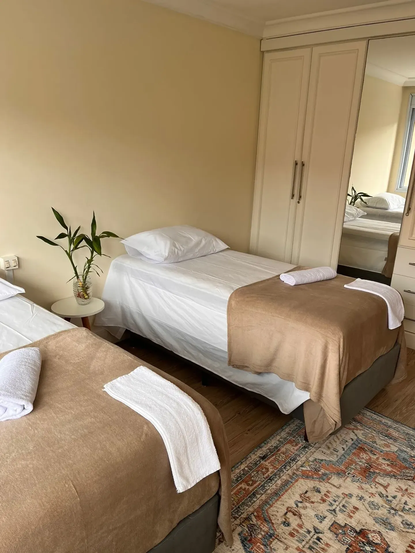 Furnished house with 5 en-suite bedrooms — photo 28