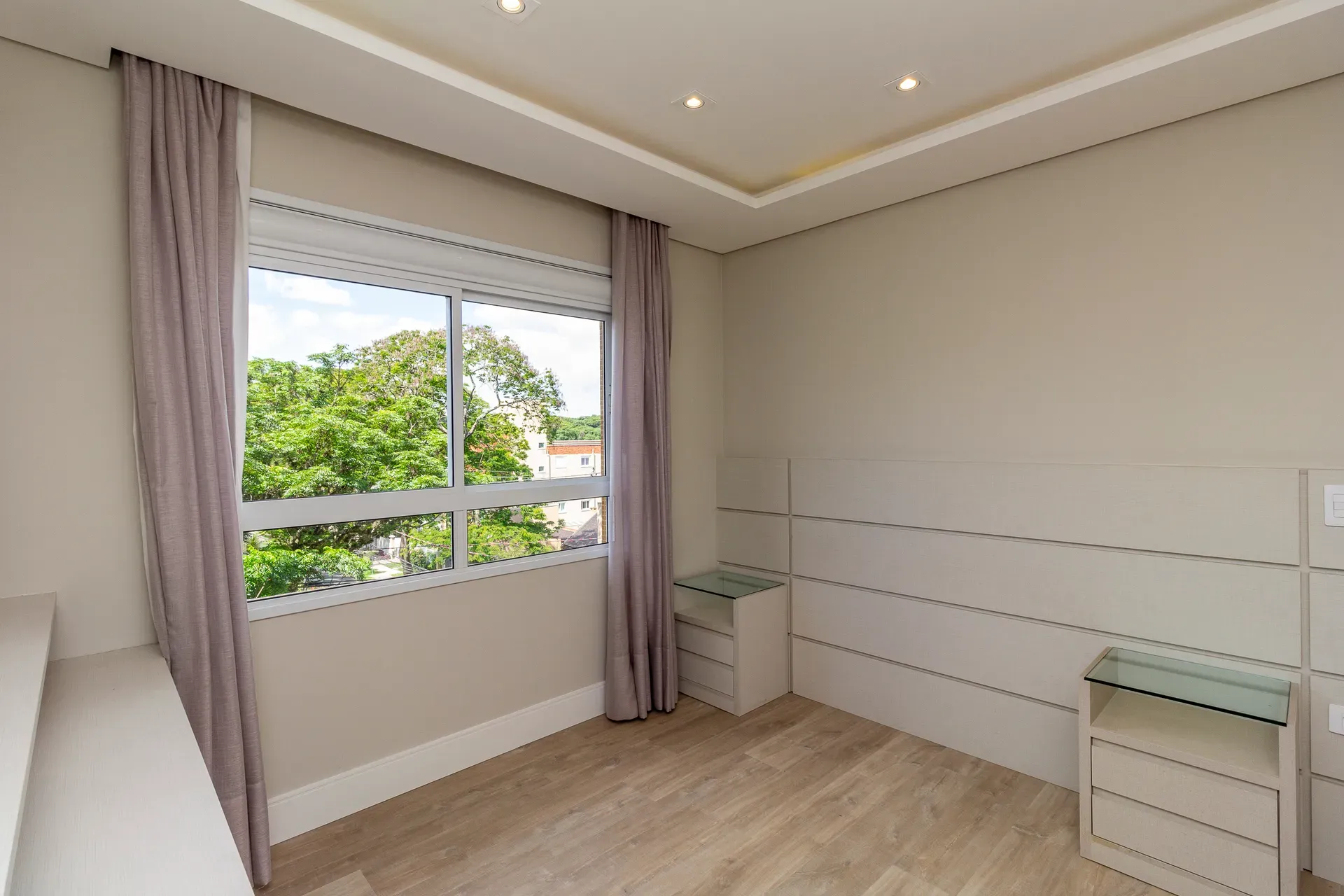 Unfurnished 4-bedroom apartment with 5 bathrooms — photo 67