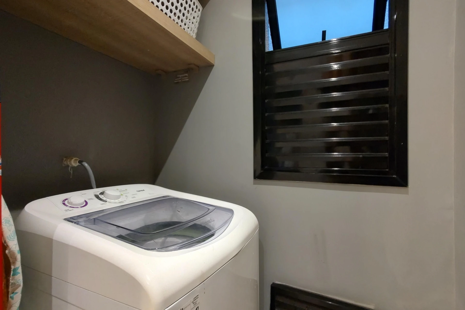 Furnished 1-bedroom apartment with an open-plan kitchen — photo 13
