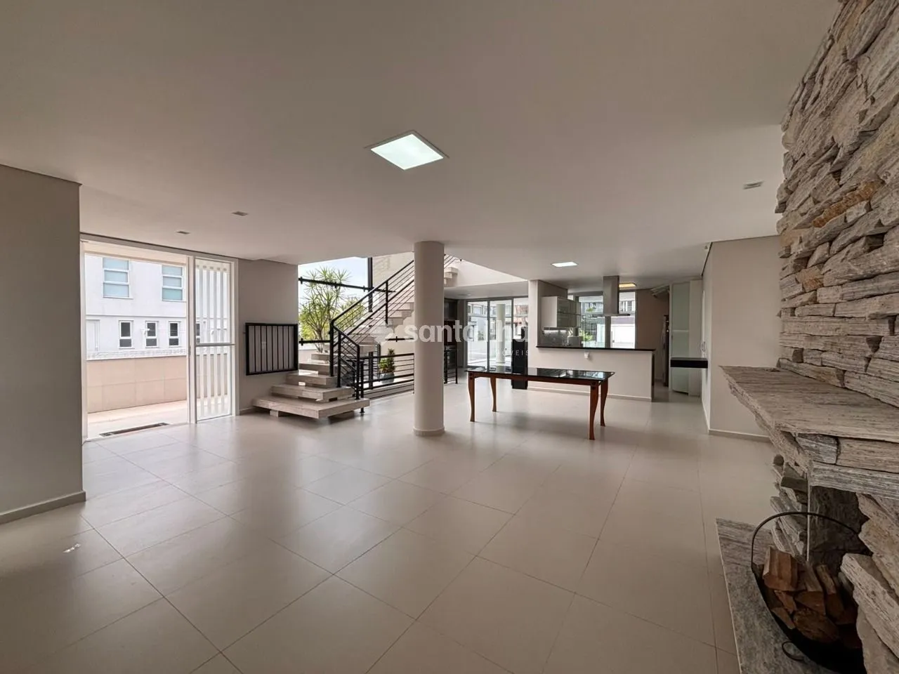 5-bedroom house with a water view — photo 20