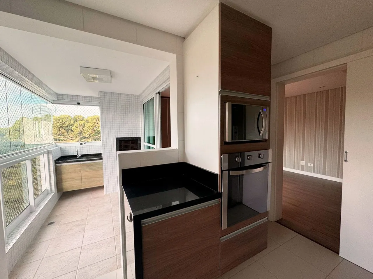 Home office in a 3-bedroom apartment, 141 m² — photo 2
