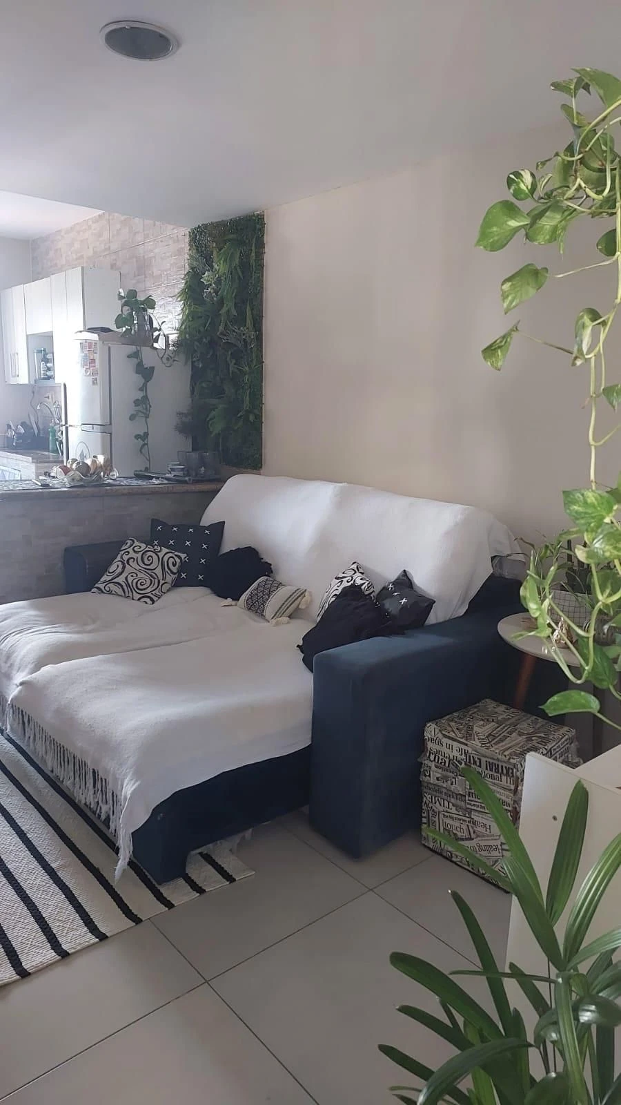 Furnished 4-bedroom house with an open kitchen living space