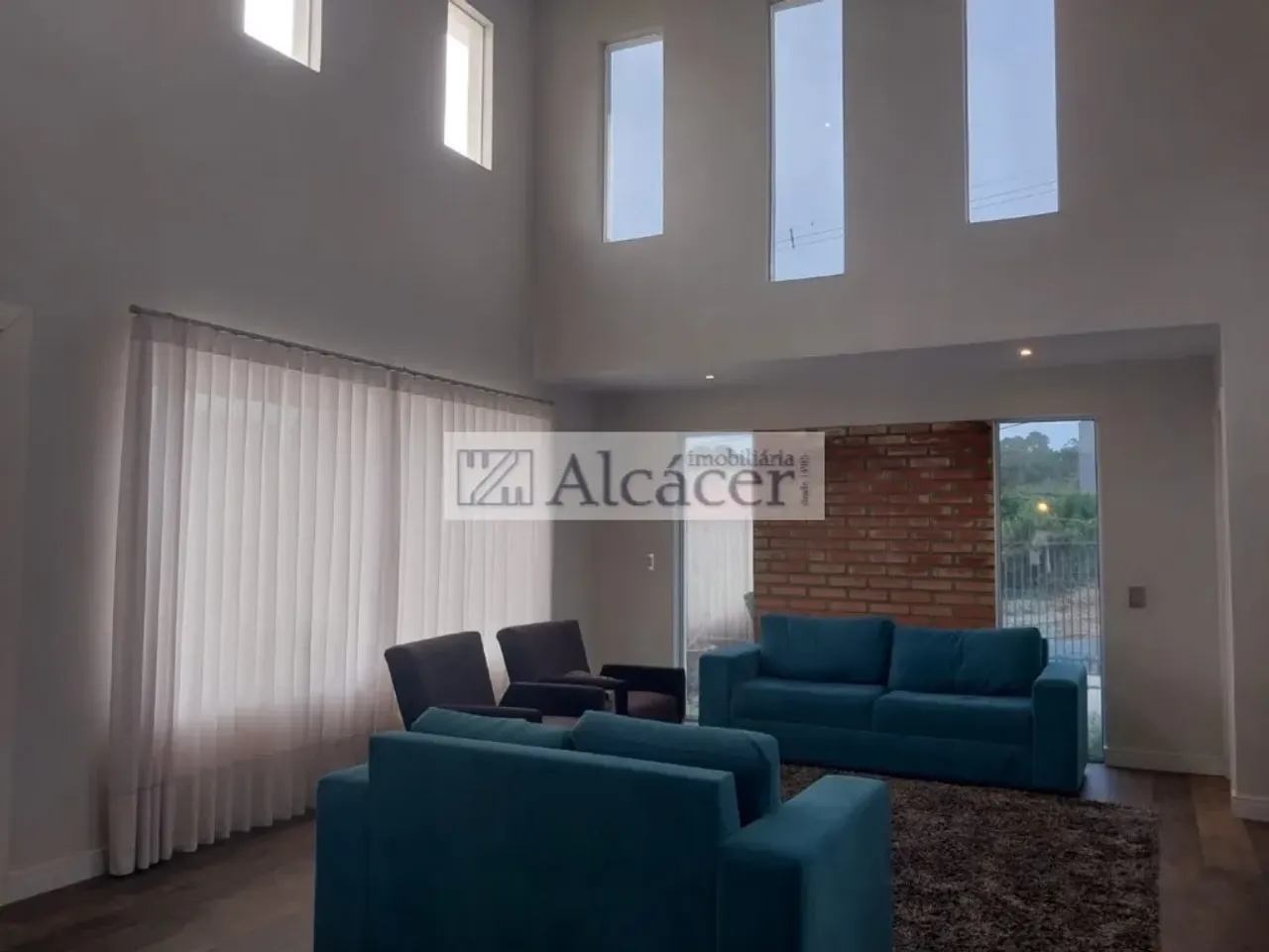 Casa para aluguel com 520 m², 5 quartos e varanda — photo 2