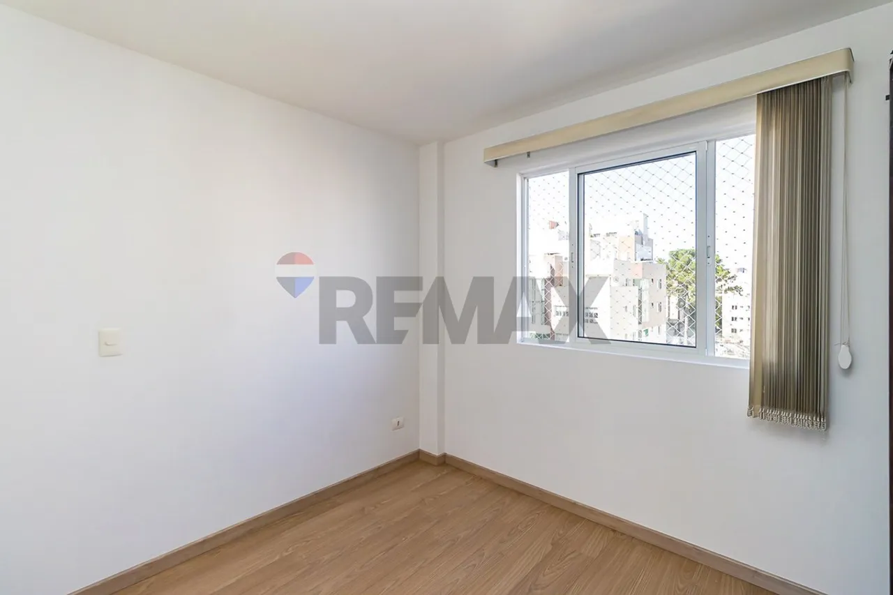 Furnished apartment, 63 m², with wood or laminate floors — photo 4