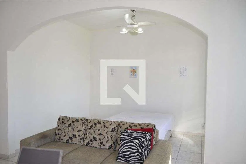 Rental house with a suite and 6 bedrooms — photo 3