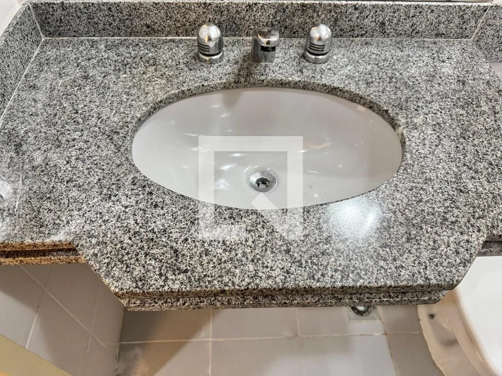 Apartment, 92 m², with a glass-enclosed balcony — photo 30