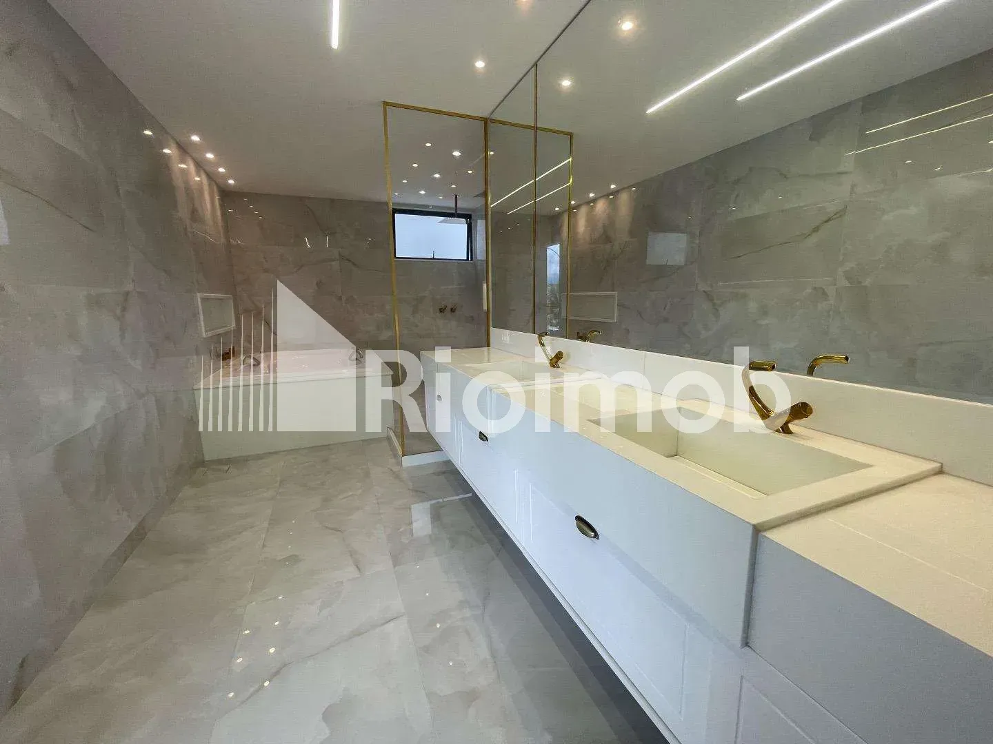 Будинок із кухнею відкритого планування та 5 спальнями 490 м² — photo 36