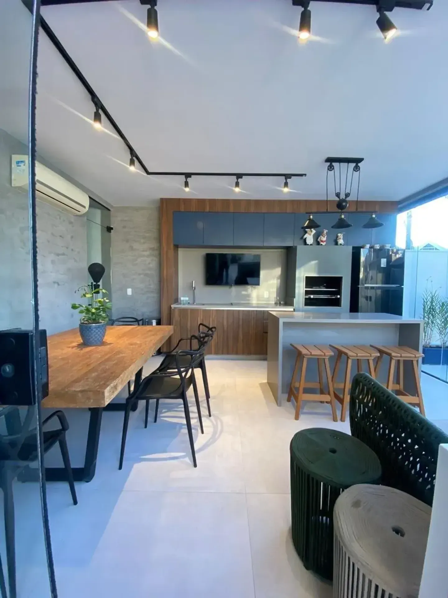 Furnished house with 4 bedrooms and 7 bathrooms — photo 17