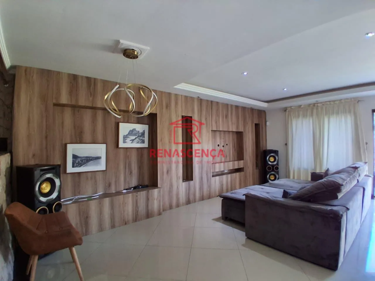 Гардеробная и 4 спальни: дом 323 м² — photo 4