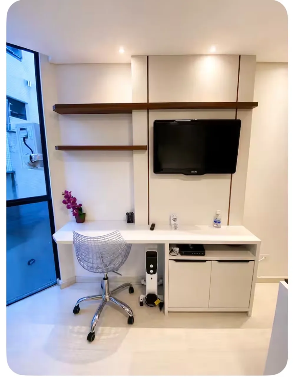 Home office in a one-bedroom apartment, 30 m² — photo 3