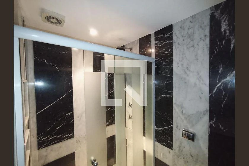 Rental apartment with 3 bedrooms and 160 m² — photo 42