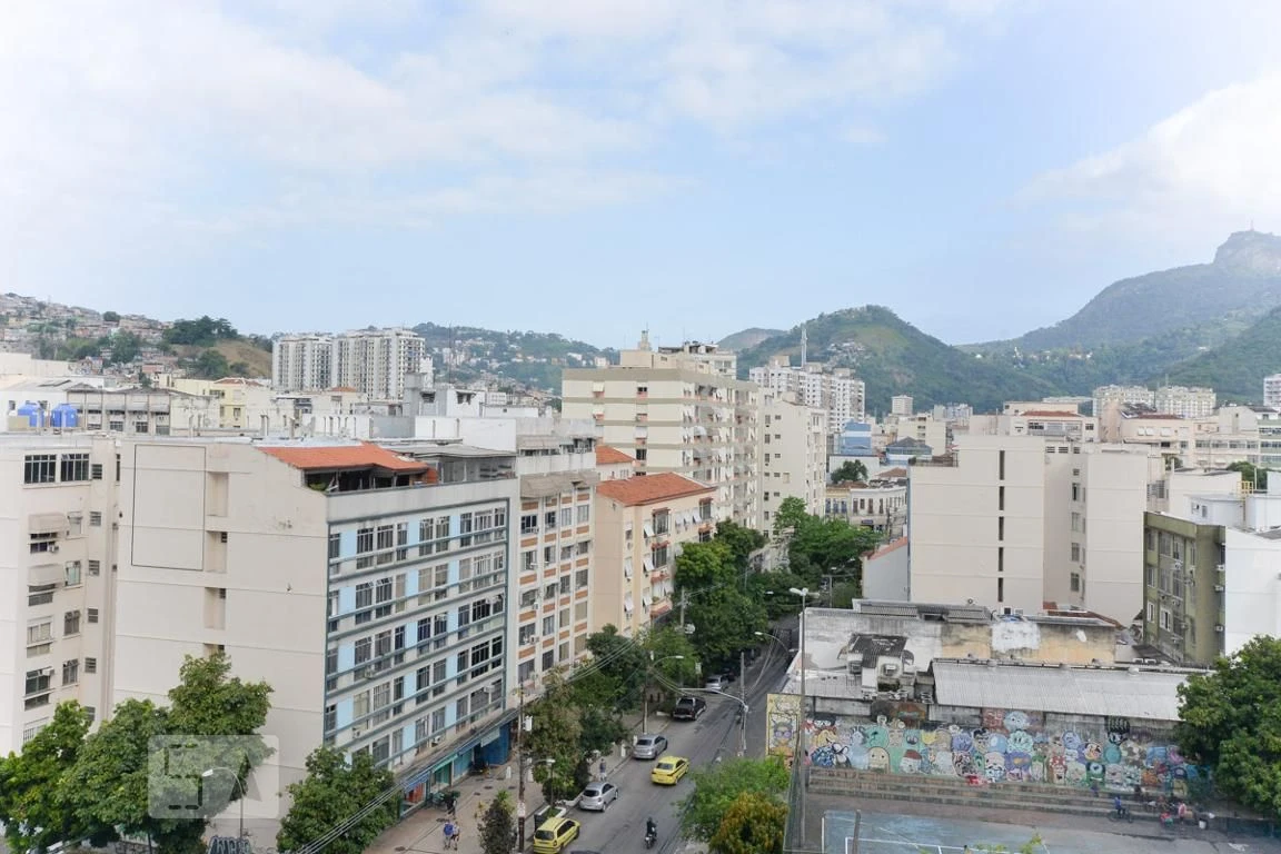 3-bedroom apartment with a mountain view — photo 41