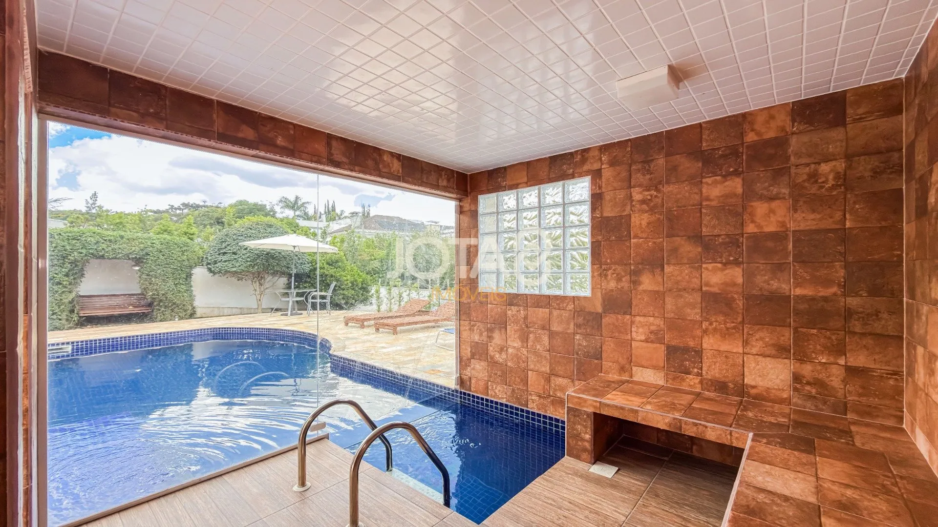 House with 3 en-suite bedrooms and private BBQ — photo 16