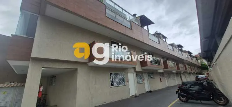 Glass-enclosed balcony in a 3-bedroom house, 119 m² — photo 24