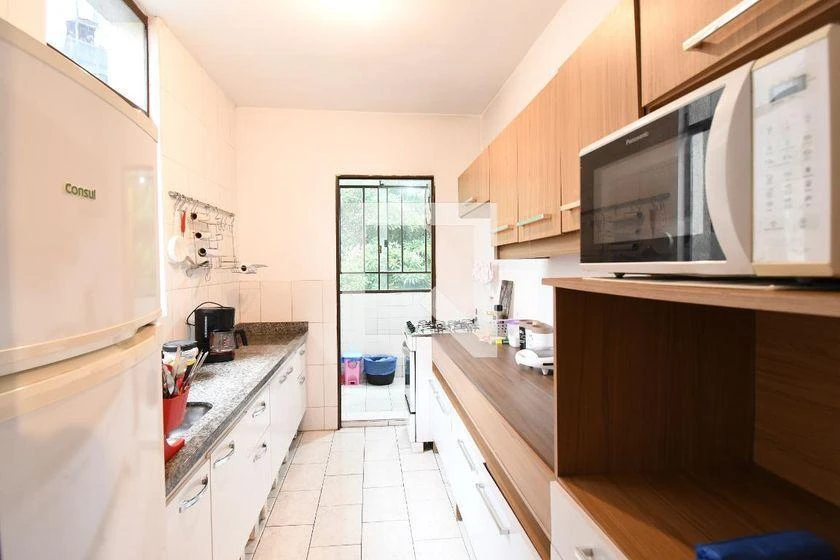 3-bedroom apartment with a bathtub in Curitiba — photo 2