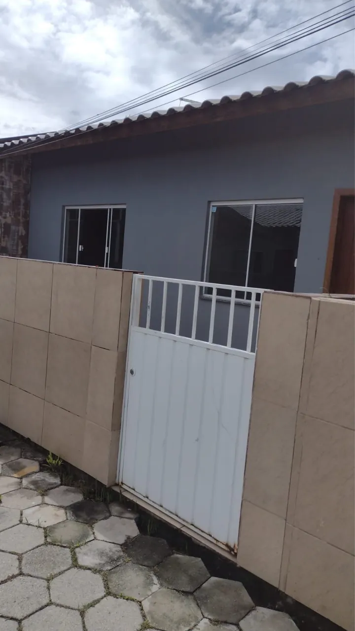 House with 2 bedrooms and an integrated open-plan kitchen — photo 10