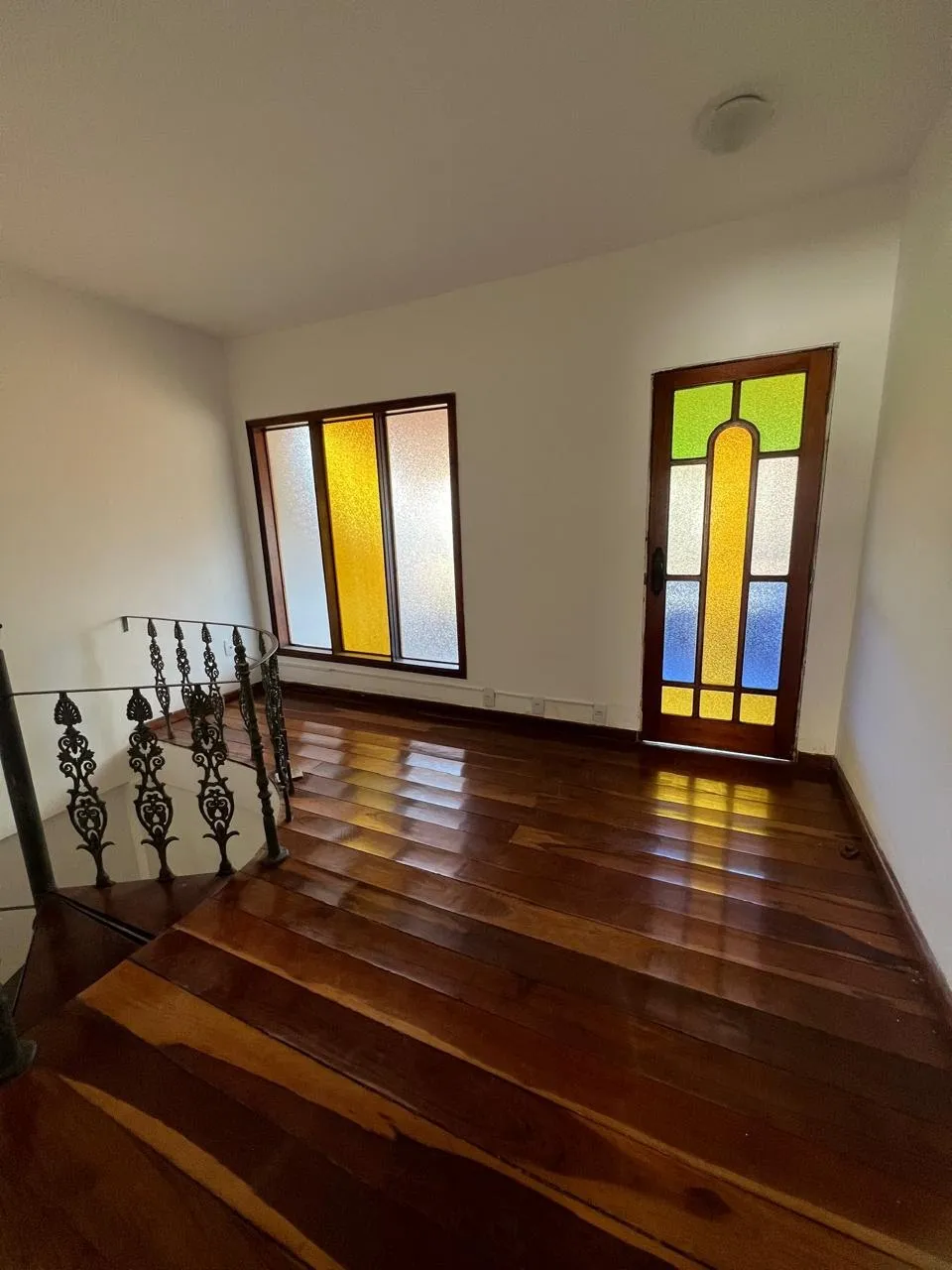 House with 3 bedrooms, 4 bathrooms and 5 parking spaces — photo 9