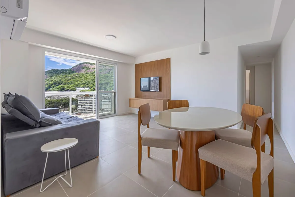 Mountain view in a 2-bedroom apartment, 98 m²
