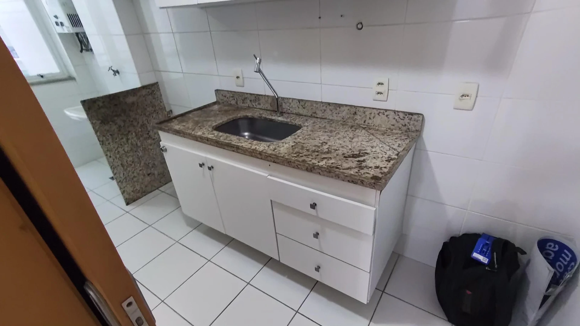3-bedroom apartment with a mountain view — photo 22