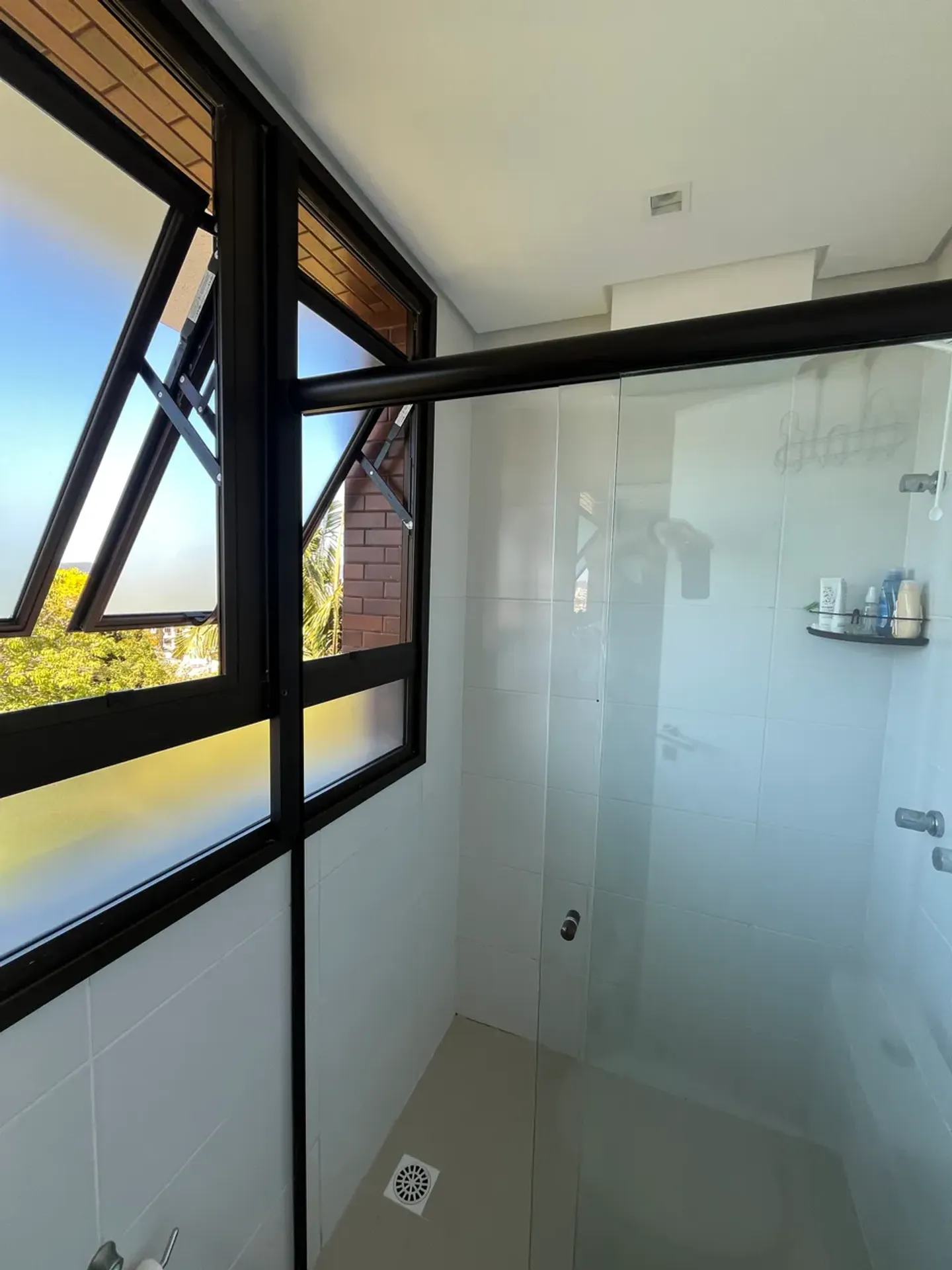 Мебльована квартира 86 м² з 2 спальнями-сюїтами — photo 4