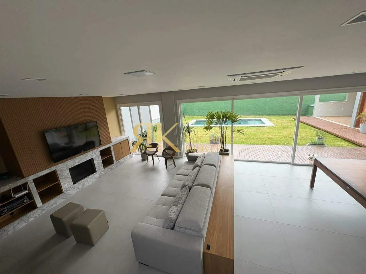 House with 4 en-suite bedrooms and a private pool
