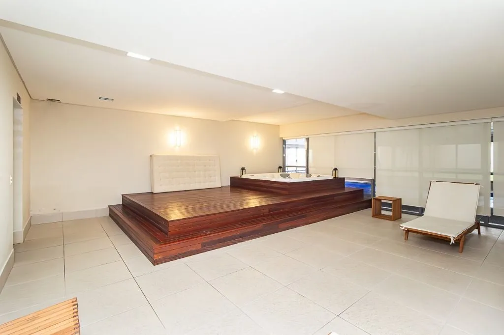 Rental apartment with 3 en-suite bedrooms and 4 baths — photo 59