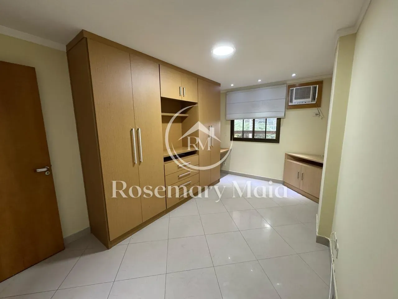 Home office in a 3-bedroom apartment, 135 m² — photo 4
